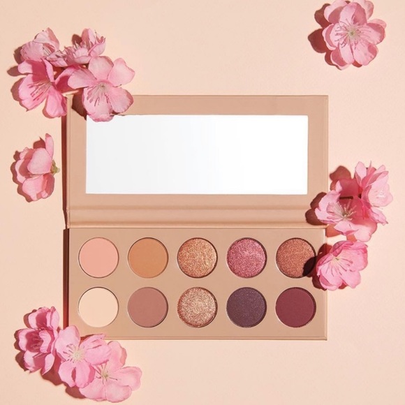 KKW BEAUTY BLOSSOM EYESHADOW PALETTE NEW AUTHENTIC - Picture 1 of 8